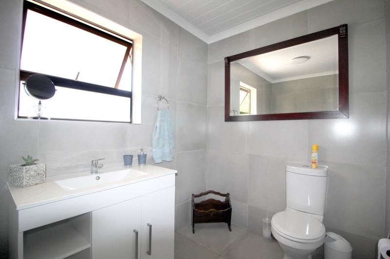 3 Bedroom Property for Sale in Outeniqua Strand Western Cape